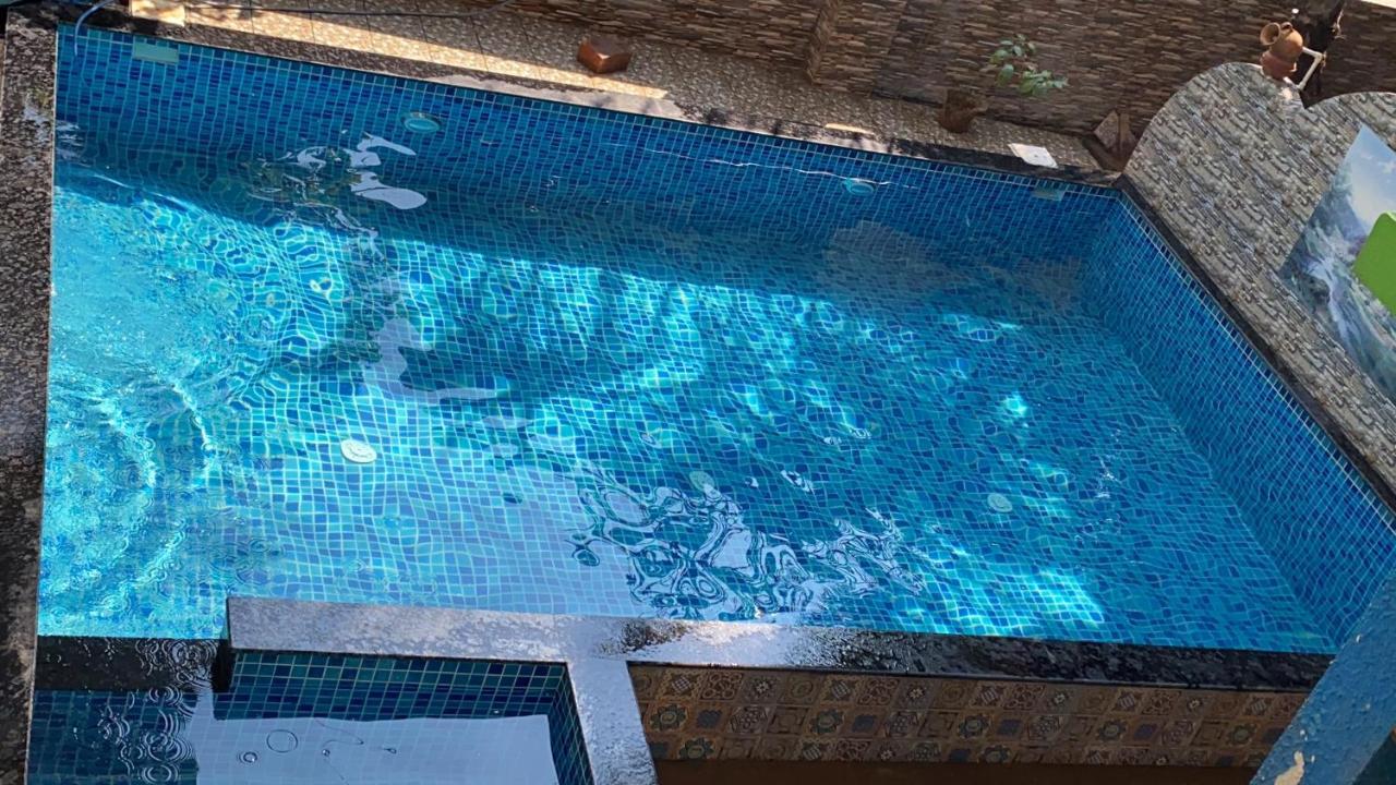 Calangute Beach Side Hotel エクステリア 写真