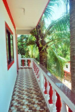 Calangute Beach Side Hotel エクステリア 写真
